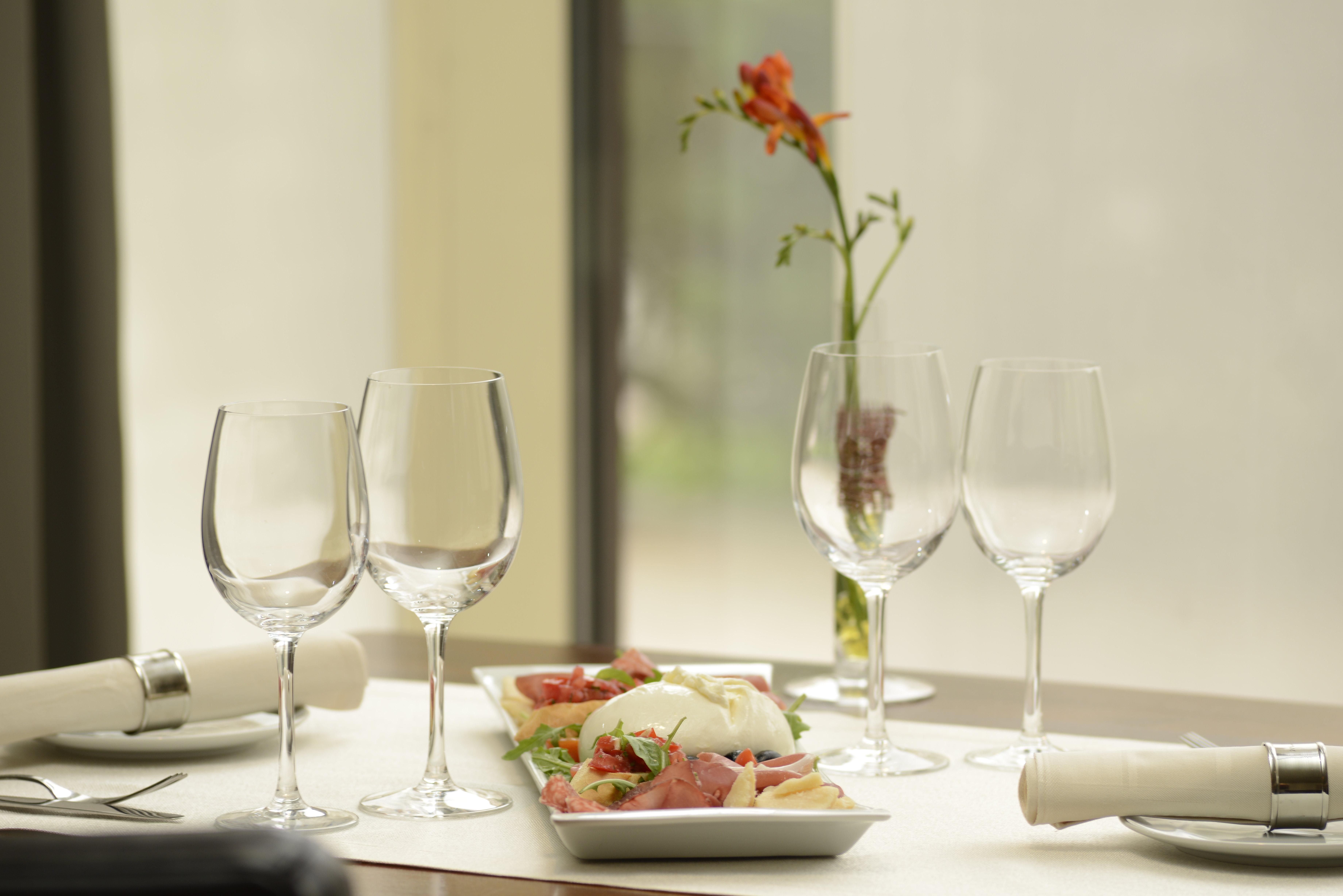 Grand Hotel Bucureşti Ngoại thất bức ảnh Wine glasses