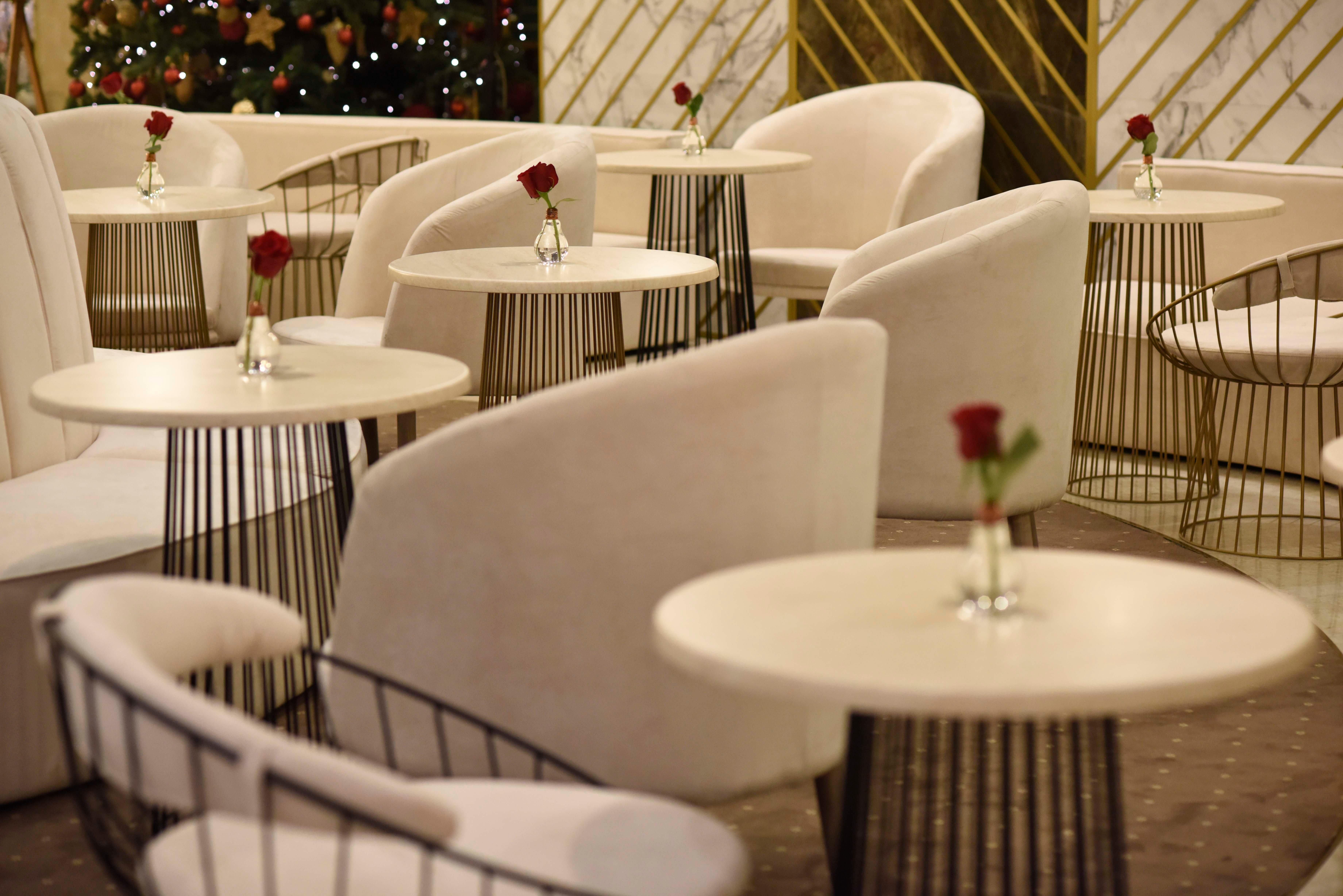 Grand Hotel Bucureşti Ngoại thất bức ảnh The interior of the lounge