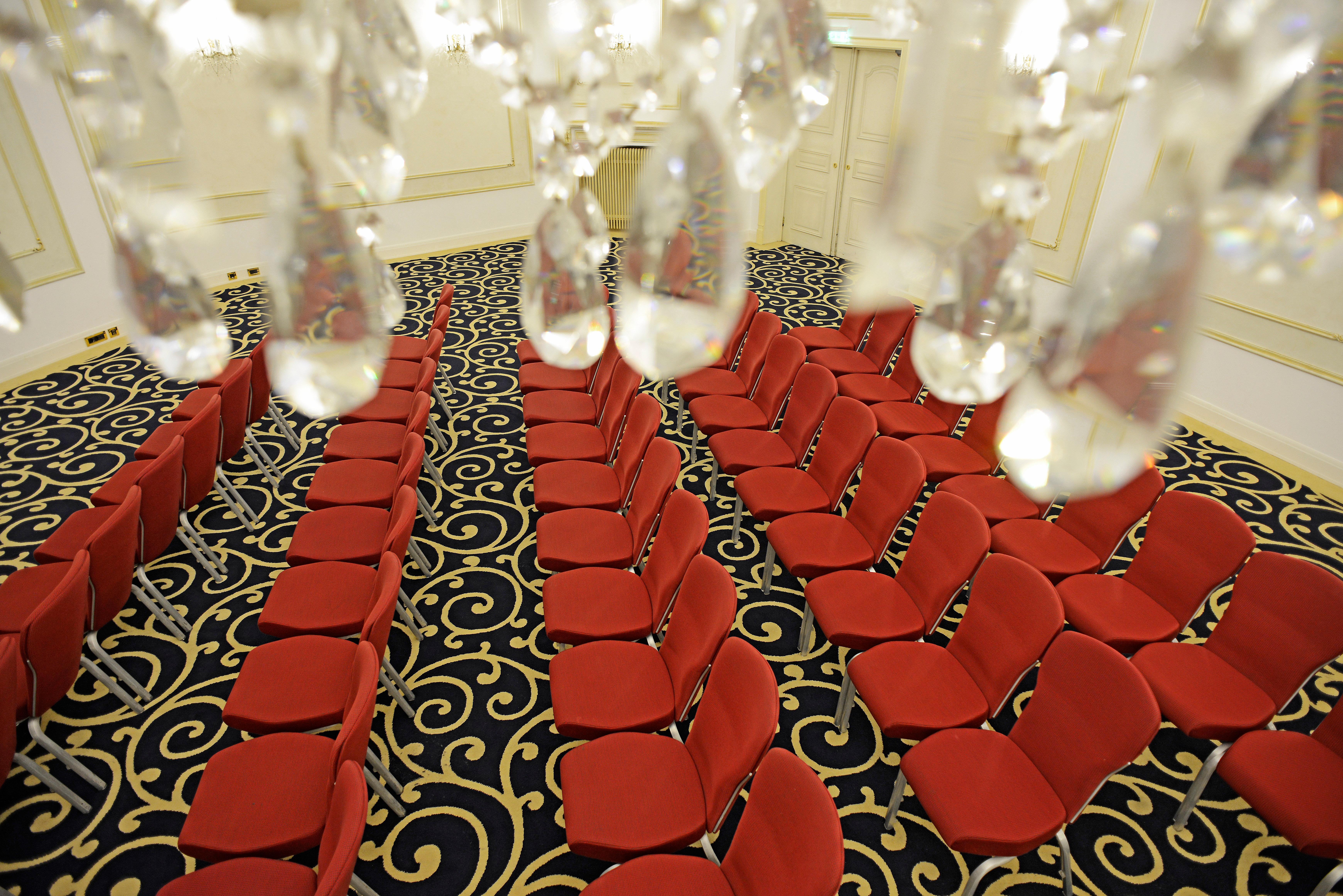 Grand Hotel Bucureşti Ngoại thất bức ảnh The interior of the theatre