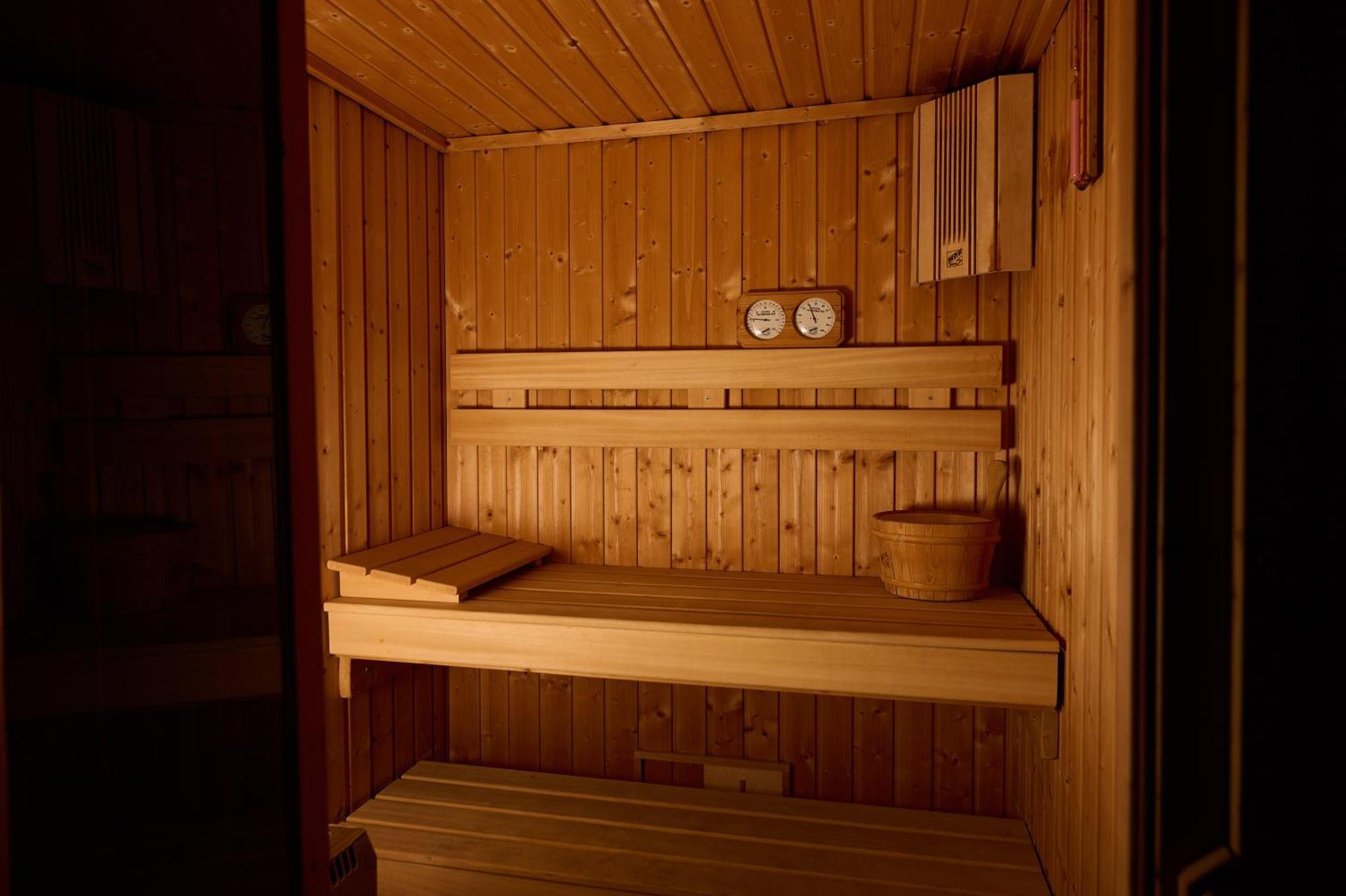 Grand Hotel Bucureşti Ngoại thất bức ảnh A Finnish sauna